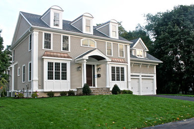 This is an example of a traditional home design in Boston.