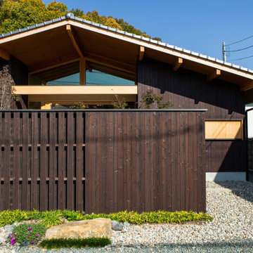 Triangle Roof House