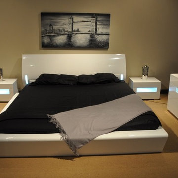 Orca Contemporary Platform Bed w/ Lights