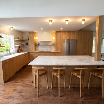 The Oak & Gold Modernist Kitchen