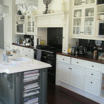 kitchen replacement to older Perth hills home.