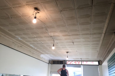 Restoration tin cieling salon