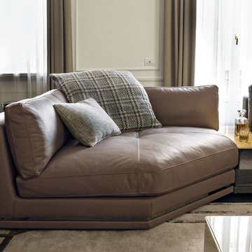 Selling: Cohen Sectional, Corner/Chaise Lounge Unit