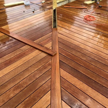 Réalisation d'une terrasse en Ipé attenante à une piscine