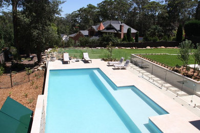 Modern side yard rectangular pool in Sydney.