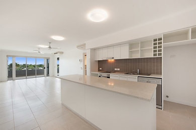 Inspiration for a contemporary kitchen in Townsville.