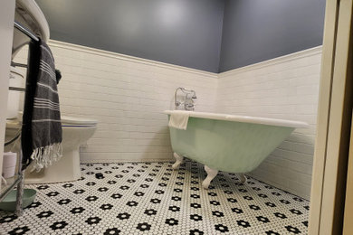 Inspiration for a 1950s bathroom remodel in Other