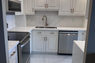 Example of a kitchen design in Toronto