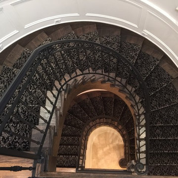 Luxurious Traditional Stairway