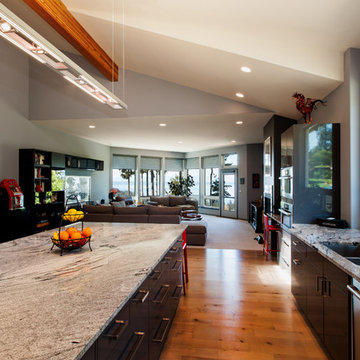 Bright Colors Breathe Style into Transitional (Custom Home)