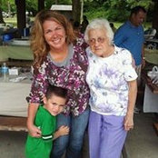 Vicki Aaron's photo