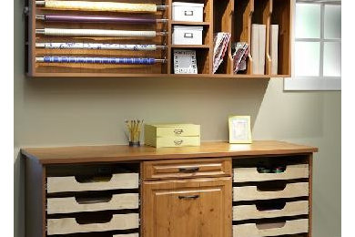 Craft room - mid-sized traditional carpeted and gray floor craft room idea in Other with beige walls