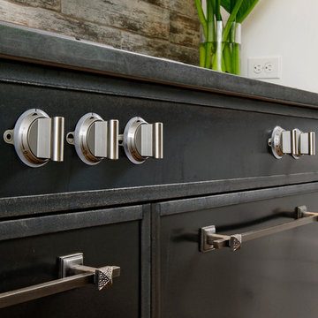 Rustic Modern Kitchen in Steel and Wood