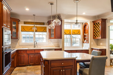 Example of a kitchen design in Raleigh