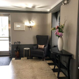 Inspiration för stora eklektiska foajéer, med grå väggar, terrazzogolv, en dubbeldörr, glasdörr och beiget golv