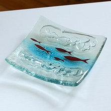 Contemporary Serving Dishes And Platters by iapetus