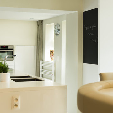 Aménagement d'une nouvelle cuisine avec un espace bar