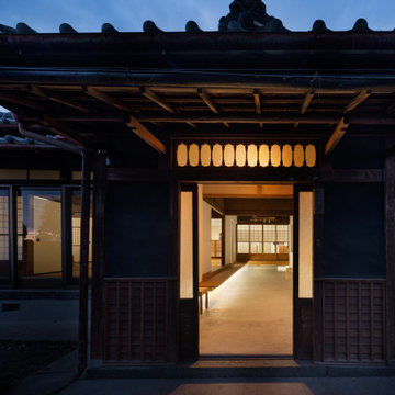 小山の二世帯平屋 〜通り土間が家族を継なぐ〜