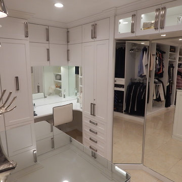 White Mirrored Walk In