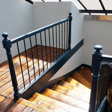 Coeur historique de Toulouse - Mise en couleur d'une cage d'escaliers magnifique