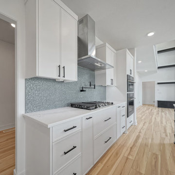 Bennington 1.5 Story full of FUN Accents!