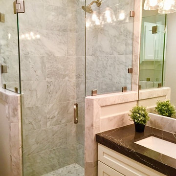 Lakehouse Bathrooms