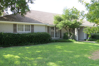 This is an example of a traditional landscaping in Dallas.