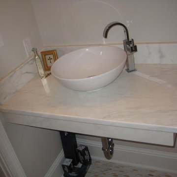Vanity: Calacatta Gold