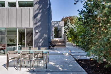 Example of a minimalist home design design in Toronto