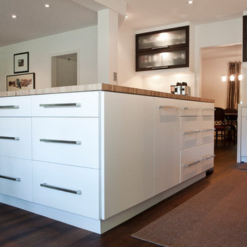 High Gloss Kitchen with Bamboo Counter
