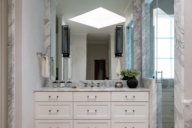Bathroom - transitional bathroom idea in Dallas