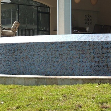 Vanishing Edge basin with Glass Tile