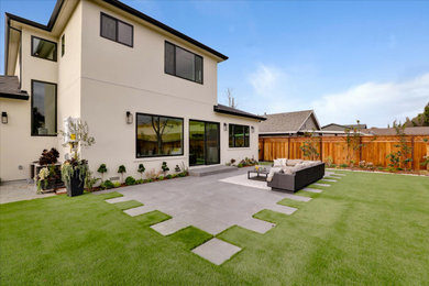 Example of a trendy patio design in San Francisco