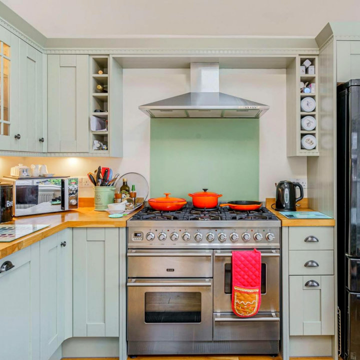 75 Beautiful Cream and Black Kitchen Ideas and Designs - December 2025 ...