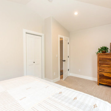 New guest bedroom w/ closet & dresser