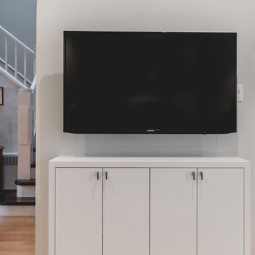 Stéphanie Fortier Design - Caisson flottant sous le téléviseur.