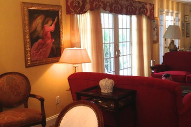 Example of a classic living room design in New York