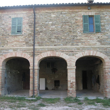 For sale farmhouse in Sant'Angelo in Vado, Le Marche, central Italy