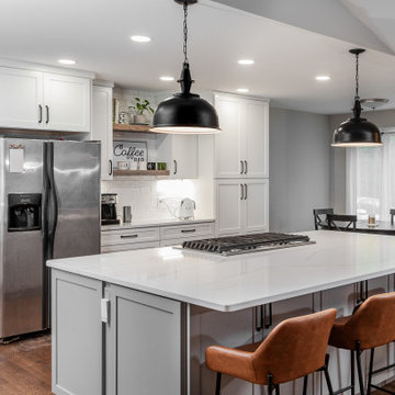 MODERN FARMHOUSE KITCHEN