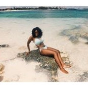 Throw Momo's photo