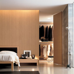 ubik walk-in closet hr - Closet Storage