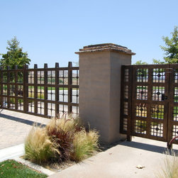 Overlook Parkway - Home Fencing And Gates