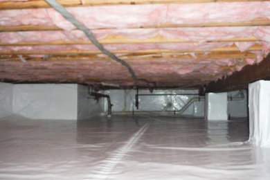 Crawlspace Encapsulation: Incl. Debris & Mold Removal, Insulation & Pest Control