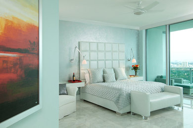 Example of a bedroom design in Miami