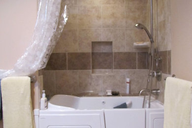 Example of a small classic bathroom design in Seattle