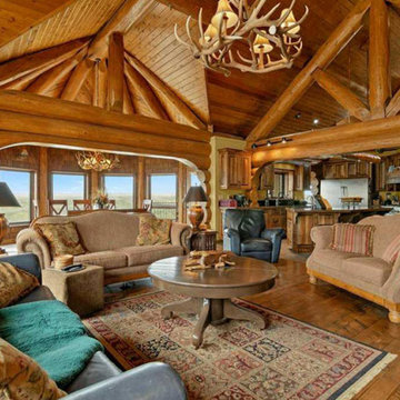 Bindloss Log Home & Getaway Cabin