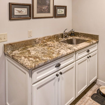 Cozy Two-Toned Kitchen