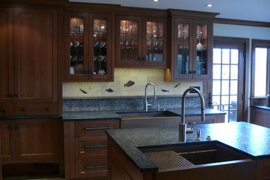 Transitional kitchen photo in Miami