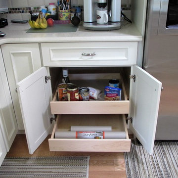 Brighton Cabinet With Pullout Drawers