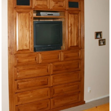 Entertainment Centers & Built-in Niches